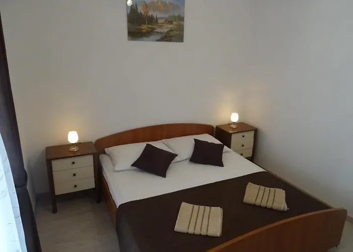 860a Apartmán