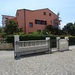 860a Διαμέρισμα *