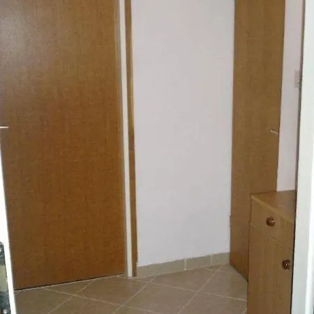 860a Apartment *